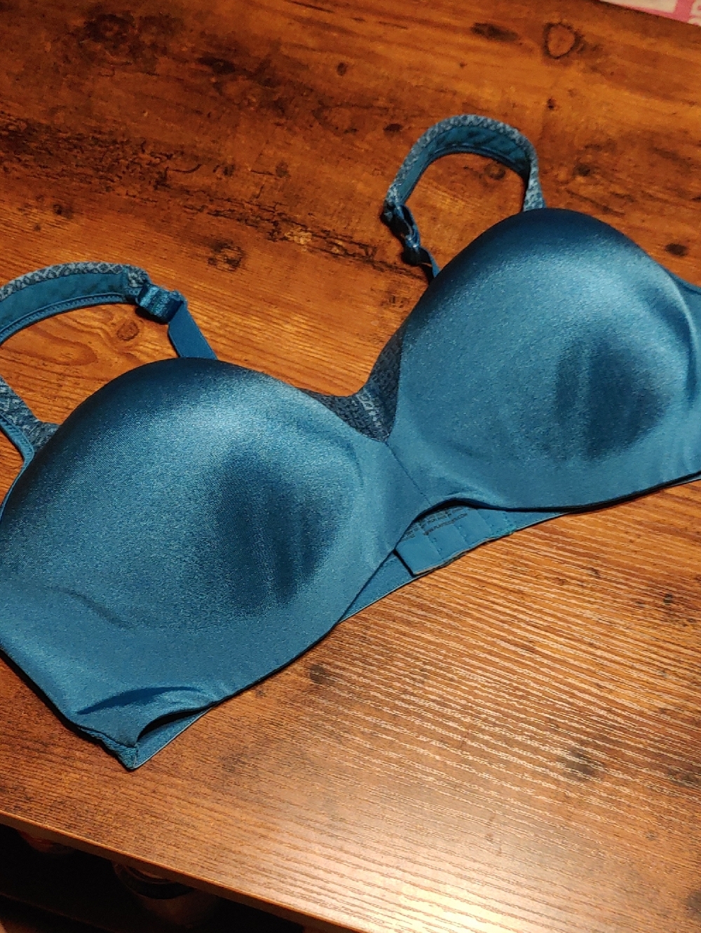 Like New Playtex 42C Teal Gorgeous padded Wirefree Bra